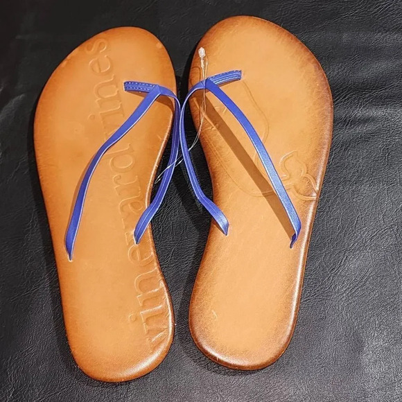 Vineyard Vines Tan Sandals with Blue Straps - Picture 1 of 3